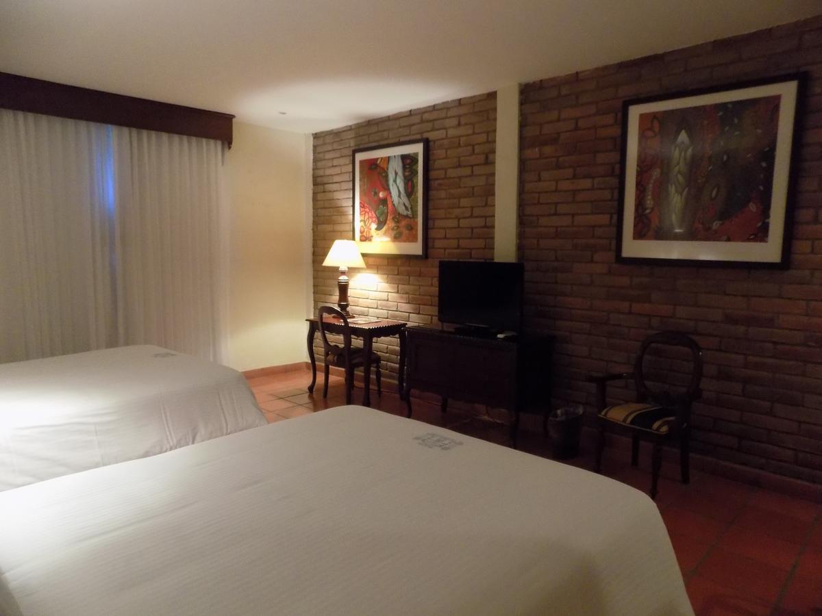 Hotel El Convento Leon Nicaragua Экстерьер фото